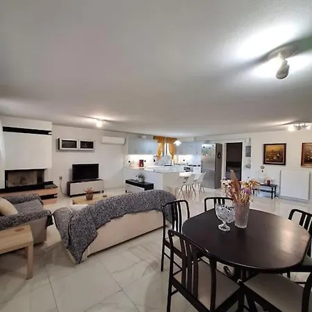 Kalamia Beachhouse Corinth